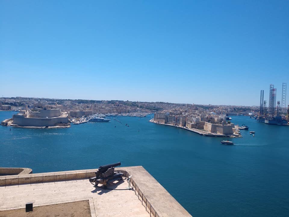 MeetRockMalta's tweet photo. See beautiful Maltese windows, as well as the blue waters of the Mediterranean. Experience Malta today! https://t.co/WEtzEnx1Iq https://t.co/yUvKZfVr2S