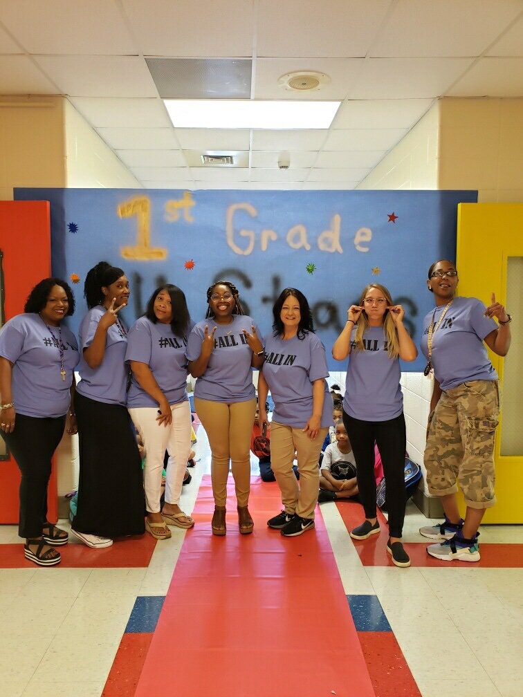 vermillionfonde's tweet photo. First Grade teachers are having a blast on the first day of school!!! @FondeElementary @empowermcpss @MobilePublicSch #AllinatFonde #fondefamilies https://t.co/wXeqx6FjkQ