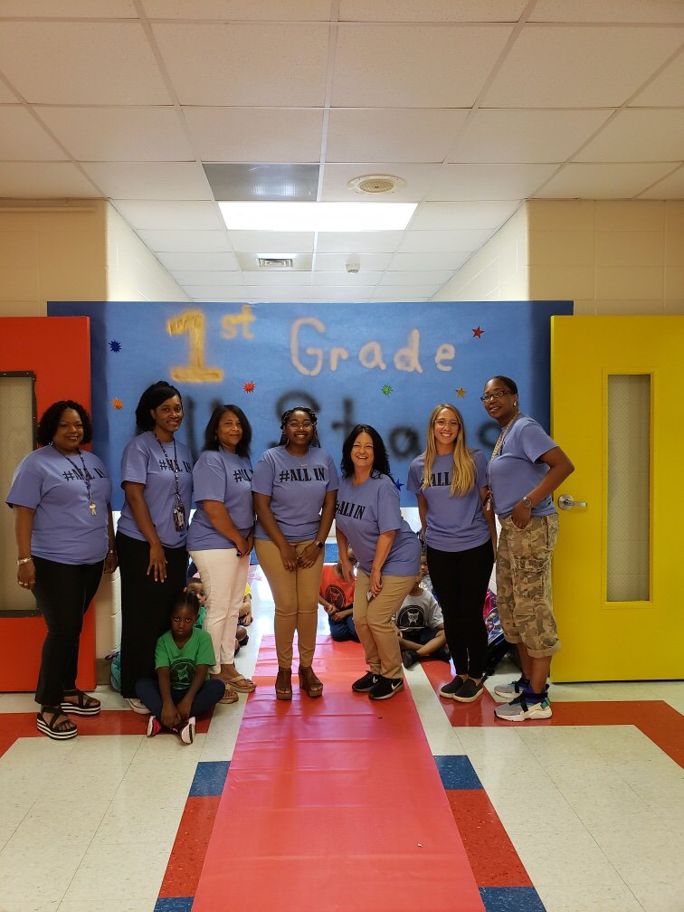 vermillionfonde's tweet photo. First Grade teachers are having a blast on the first day of school!!! @FondeElementary @empowermcpss @MobilePublicSch #AllinatFonde #fondefamilies https://t.co/wXeqx6FjkQ