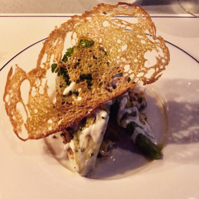 CODEHospitality's tweet photo. Lazy Susan loved the sensational interiors at @bobobcite and the menu of haute crowd-pleasers. This elegant starter salad of crab with avocado was the perfect foil for champagne (Yes she did press for it.) Subscribe to the weekly #CODEBulletin for more: https://t.co/mwTVlY5xPw https://t.co/FbAtx0ZQhJ