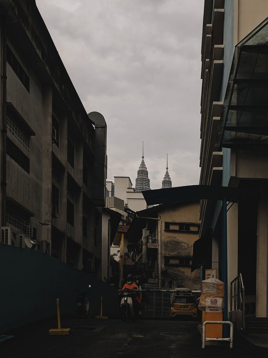 seorangnunun's tweet photo. Lama rasanya tak upload gambar kat tw ni, so ni hasil shot petang tadi kat area Bukit Bintang. Macam biasalah #shotonpixel . Ehek. https://t.co/1BqBtgW55j