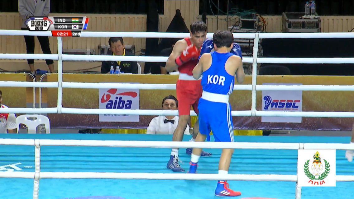 BFI_official's tweet photo. Hussam into the semis🔥!

@Hussamboxer continued his winning streak as he defeated 🇰🇷’s #LeeYechan by unanimous decision 5-0 to seal berth in the semifinal of 5⃣6⃣KG at #ThailandOpen.

Great win!👏
go for the GOLD!

#PunchMeinHaiDum #Boxing https://t.co/pqGFCiovNC