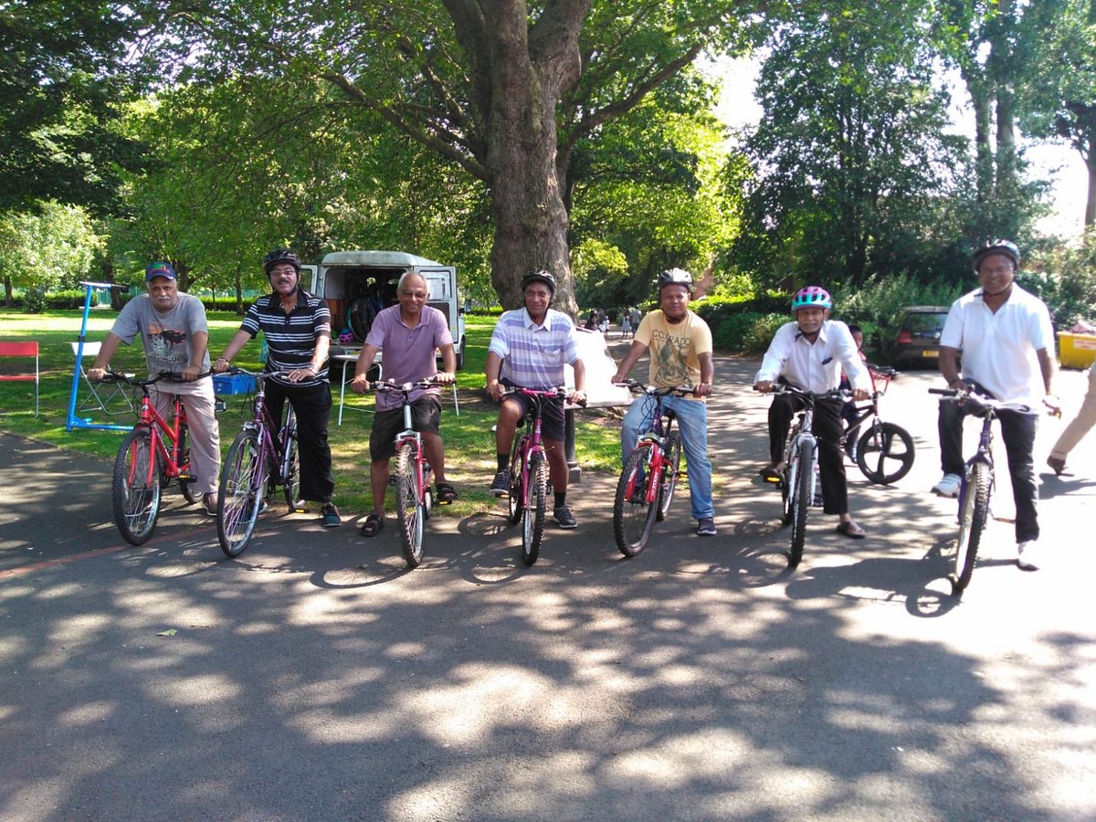 PalfreyBigLocal's tweet photo. #NationalPhotoWeek great idea @walsallforall Men’s weekly cycling and citizens coffee morning at Palfrey Park #WalsallForAll https://t.co/ZRIzVynvI0