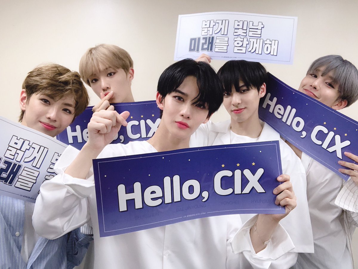 CIX_Official's tweet photo. CIX DEBUT SHOWCASE <안녕,낯선사람>에 함께해주신 팬분들 진심으로 감사드립니다🥰
씨앗이들이 무럭무럭자라 숲이 될 때까지 예쁘게 지켜봐 주세요💕 

#CIX #씨아이엑스 #BX #승훈 #배진영 #용희 #현석 #안녕낯선사람 #HelloStranger #MovieStar https://t.co/9mHGFCF7h3