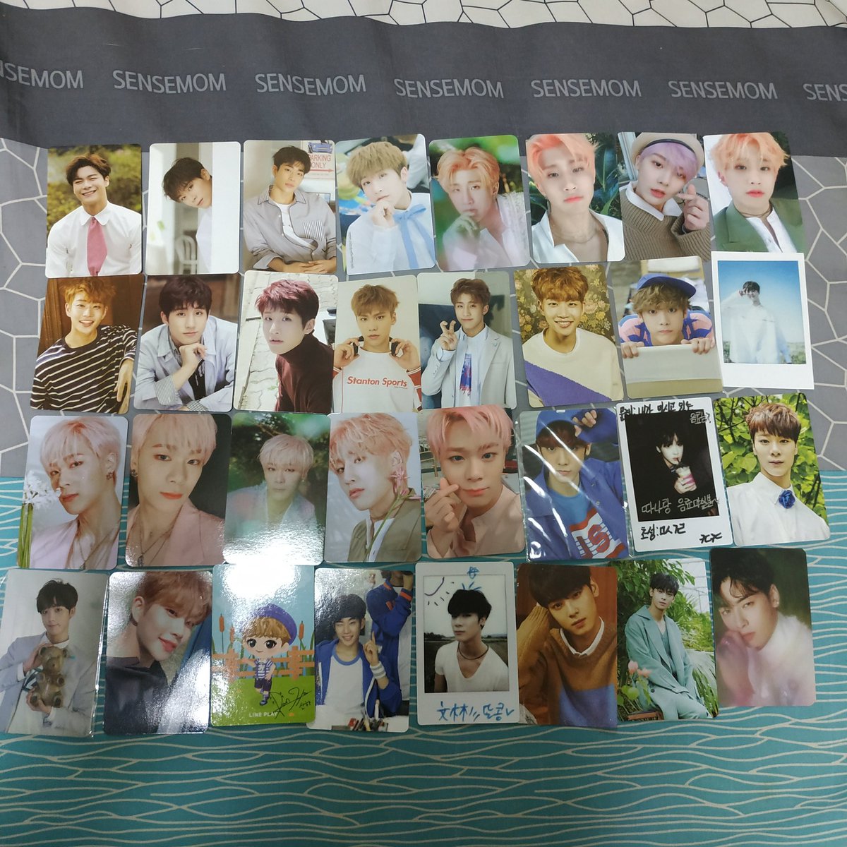ZZUWOO_'s tweet photo. 아스트로 포토카드 팔아요 
장당 0.2 
두장은 0.3
디엠이나 멘션 부탁드립니다 

왼쪽에서 오른쪽 순서입니다 
#아스트로 #아스트로포카 #진진 #엠제이 #차은우 #문빈 #라키 #윤산하 #RT https://t.co/nlcOAMYc4G