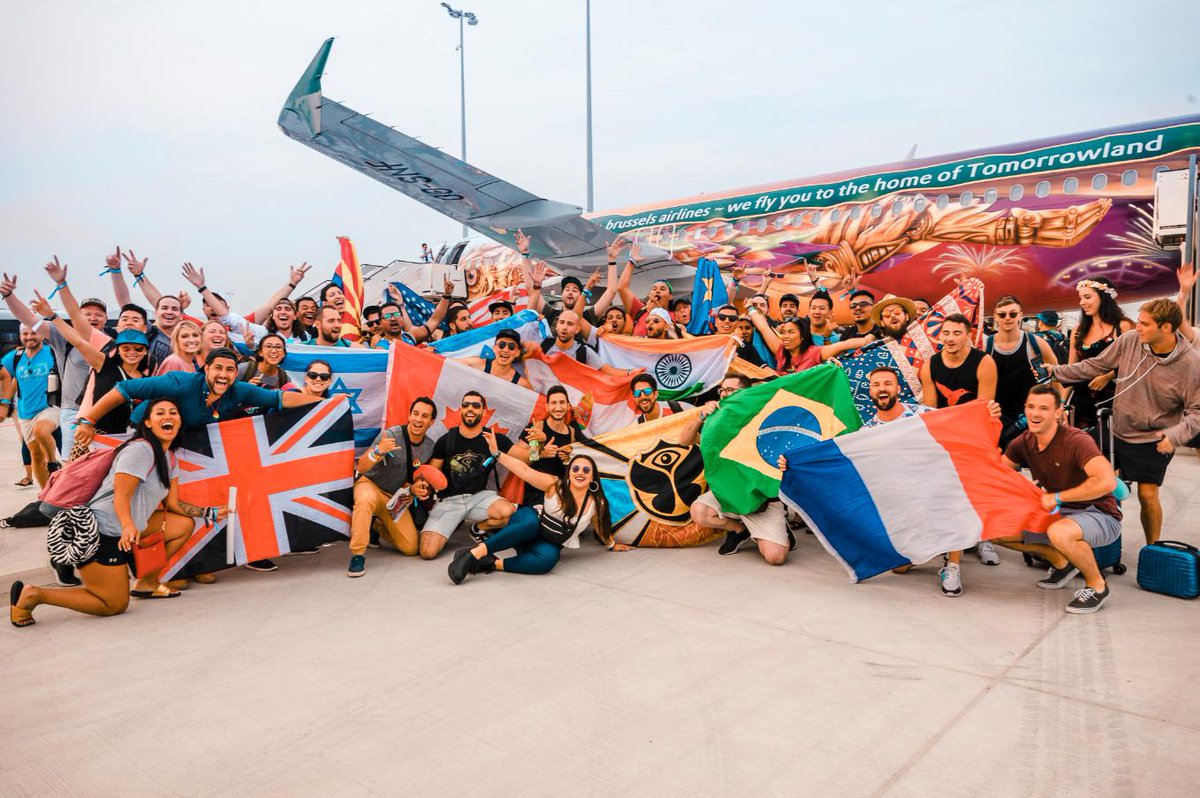 New friendships from all over the world, on their way to unite at Tomorrowland. 
#DiscoverEurope