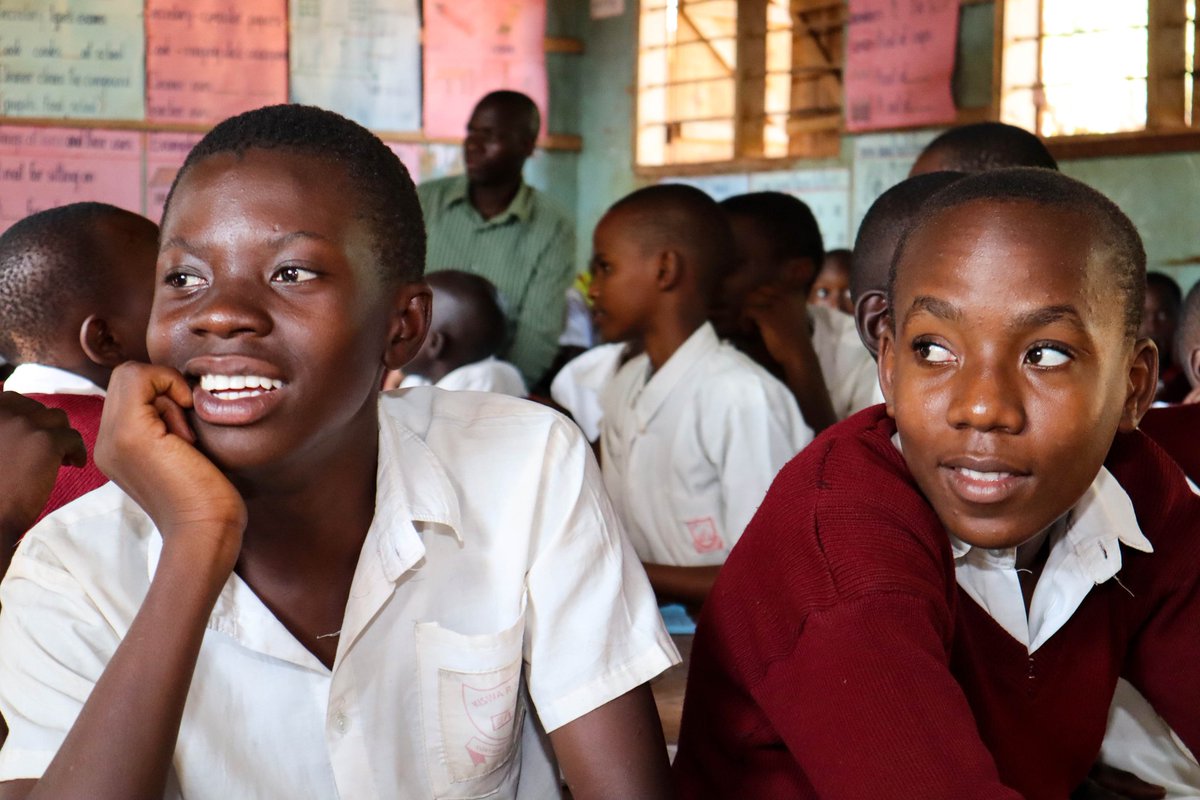 GirlUpUganda's tweet photo. Our coaches held another amazing session with the boys at Kiswa Primary School! The discussion focused on puberty and reproductive health, specifically looking at the different body, emotional, and psychological changes that occur to both boys and girls. #Changingbody #puberty https://t.co/4VA0YMbloL