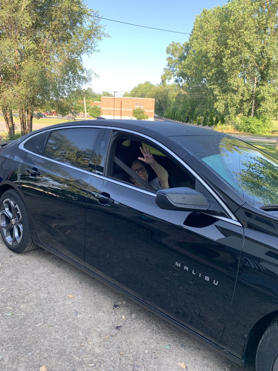 WylieMsw's tweet photo. After 2 emergency surgeries and bed bound since 6/8.... mom was able to get in my car for her follow up!! #yeaMom #newshoulder #newkneeandfemur #nomorefalling @traceybarron50 #bionicwoman https://t.co/KMo0VJAwcZ