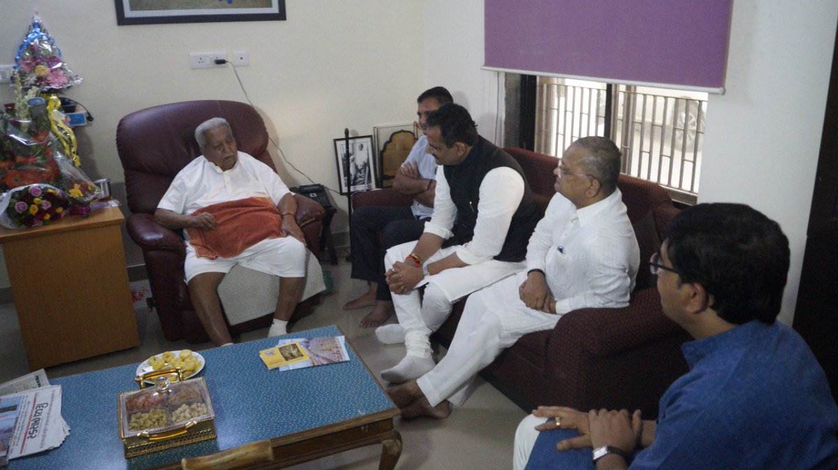 ગુજરાત રાજ્યના પૂર્વ મુખ્યમંત્રી અને અમારા સૌના પ્રેરણાસ્ત્રોત સમાન આદરણીય શ્રી કેશુભાઈ પટેલને જન્મદિવસે શુભકામનાઓ પાઠવી હતી. બાપા જીના નિરામય જીવન માટે ઈશ્વરને પ્રાર્થના કરું છું.