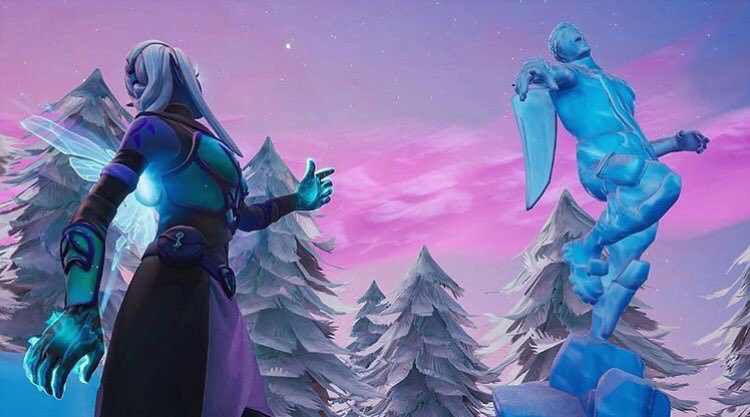 TisonOFF's tweet image. Après la balade je suis tombée sur une statue j’ai essayer de l’imiter 🌙😁....