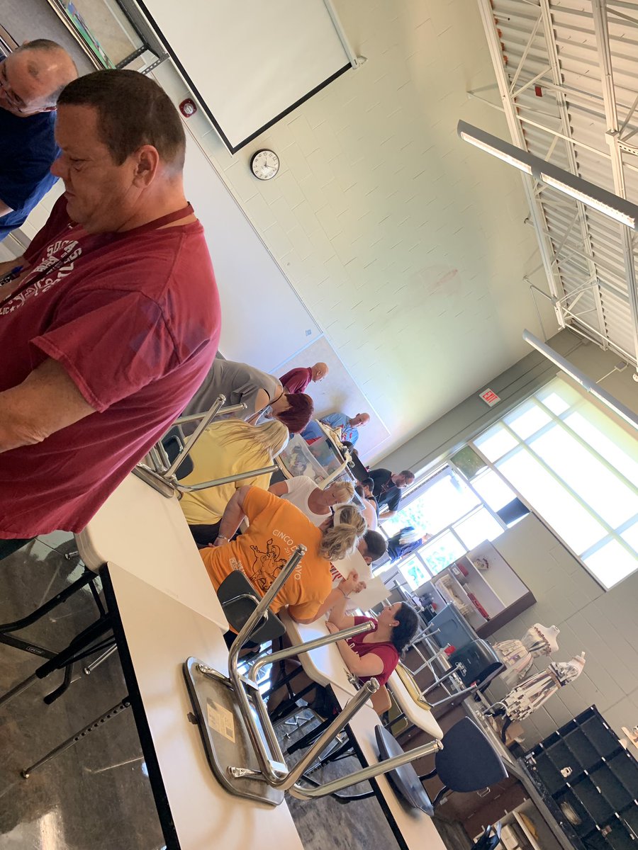 stefthompson63's tweet photo. Teams arriving all at once #EngageORHS #LOTSofRubricTalk @ORSchools @ORSLearn @ORHSWildcatMGM https://t.co/NJ6fDuii7T