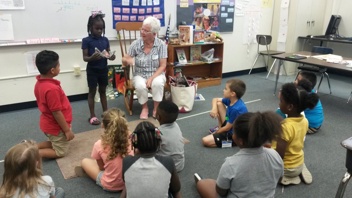LarrabeeSonia's tweet image. Retired librarian Mrs. Upman visited CSI Kindergarten and PreK for ocean story telling.  The adults enjoyed her even more than the students! #vcssummer @ahr_ecahr @DCopeland2014
