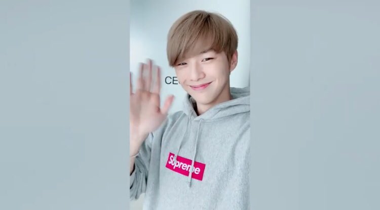 patrickluv2's tweet photo. 🧡다니엘🧡

#July25DanielK 
#강다니엘  #KANGDANIEL
#color_on_me 
#뭐해 https://t.co/elfY3tZTBD