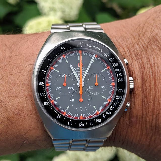 yorktime's tweet photo. Love the splash of colour on this #omega #speedmaster #professional #mk2 #racingdial  #omegawatches #racing #vintageomega #vintagewatches #chronographs #watchesofinstagram #watchporn #wristporn #wristwatches #omegachronograph #watchoftheday #aviation #au… https://t.co/Mm0OrcfEj4 https://t.co/Ptz7VNf0H0