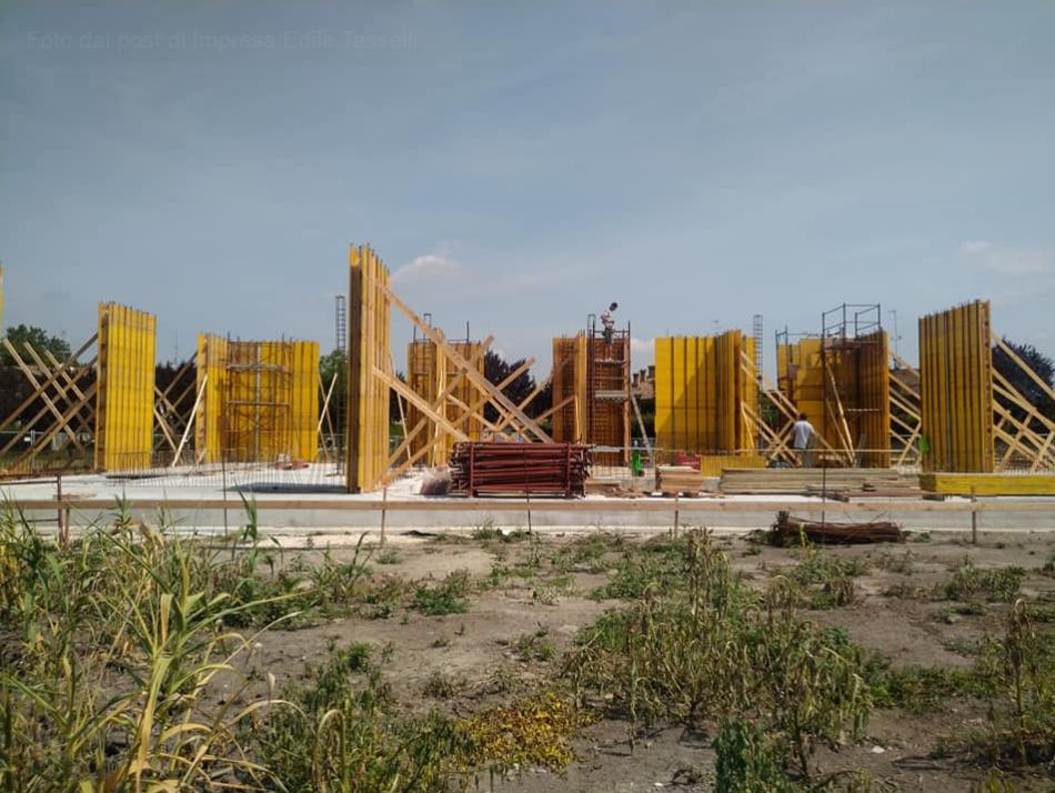 IMPRESADREI's tweet photo. @IMPRESADREI #edilizia #Carpenteria setti in cls e casseri in #EPS per colletti sottomurazione bel #lavoro https://t.co/SiD7wODe45