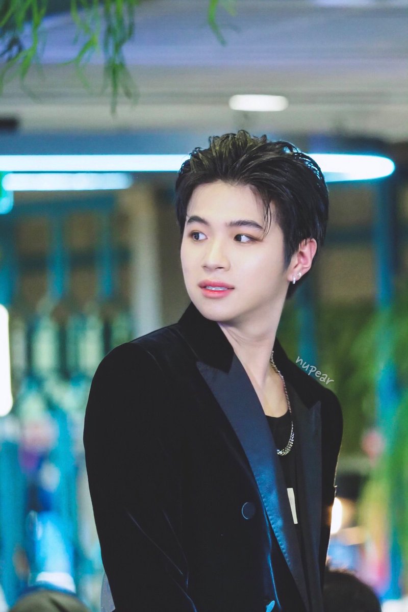 nupear_photo's tweet photo. น้องเหมาะกับสีเขียวมา��ๆอ่า ดูดีมากๆ

#TEMPTDebutShowcaseXTaokaenoi
#คนของแปลน #PlanRathavit https://t.co/lrbHbFFuBc