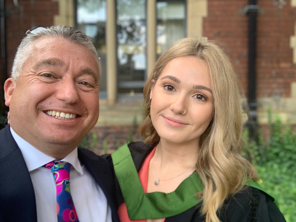 guyheiser's tweet image. #LeedsGrad19