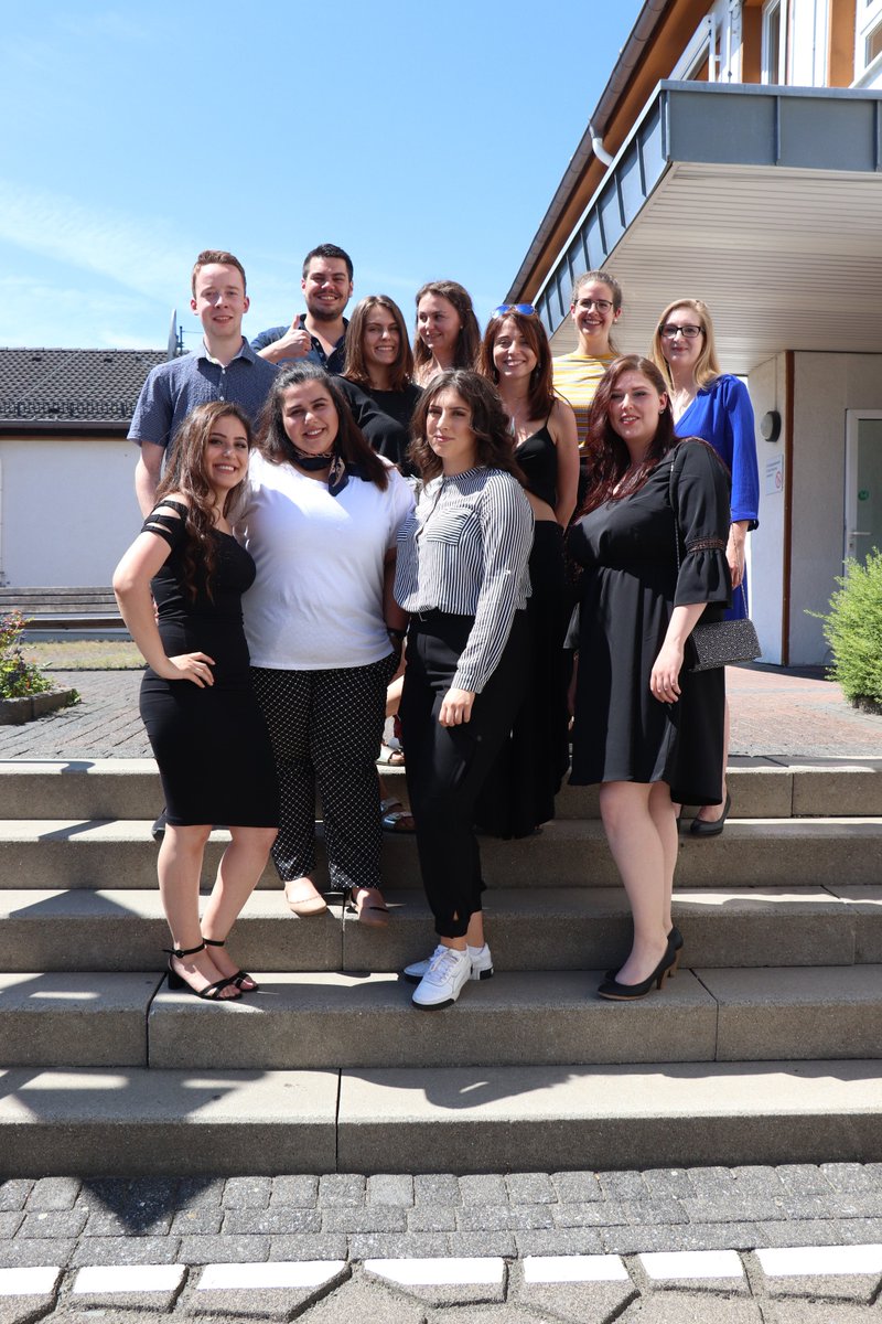 Hurra! 🥳 Große Freude herrschte gestern bei unseren elf Absolventinnen und Absolventen, die ihre 3-jährige Ausbildung zum #Operationstechnischen #Assistenten, kurz #OTA,  erfolgreich abgeschlossen haben! #MärkischeKliniken #Job #Karriere