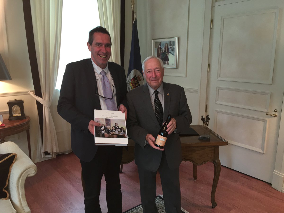 BenoitRutten1's tweet photo. Merci Monsieur le lieutenant-gouverneur pour votre chaleureux accueil quelques jours avant mon départ vers mon nouveau poste à La Haye.
#Wallonie-#Bruxelles continuera à bâtir des ponts entre le #Québec et le #Canada, symboles d’une belle amitié et d’une étroite collaboration ! https://t.co/w4zOEm4j29