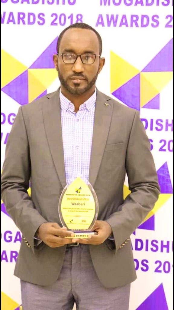 RGaraase's tweet photo. INAA LILAAH WA INAA ILAYI RAAJICUUN
Waxaa maanta dadka soomaliyeed iyo dalka a ka baxay,azxaap aaad u muhiiiim ah oo ay dhalinyaro u badan yihiiin ,da’yar soo koraysa wadanku u baahan yahay ayey ahaayeen. Allaha u naxriisto dhamaantood  #Somalia #mogadishu Attack https://t.co/JC3UMRim0u