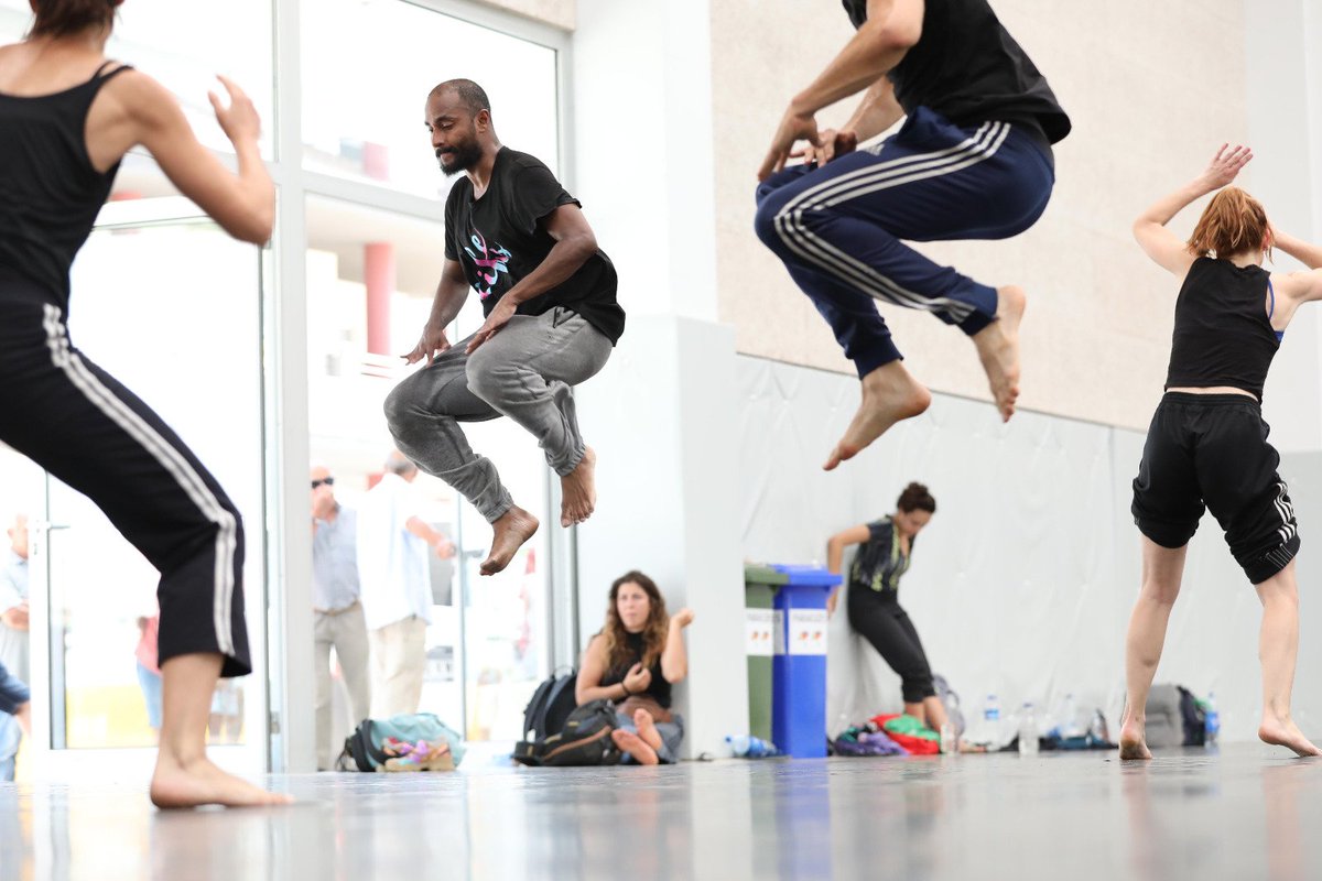 VertebraDansa's tweet photo. Professional Workshop's
--
🔹 Payatt INtransit
⭐ Rakesh Sukesh
ℹ Workshop PRO
--
📸 Albert Vidal / @vertexcomunica
--
#deltebredansa #deltebredansaXV #dancefestival #danceworkshops #contemporarydance #dancesummerintensive #deltebre #rakeshsukesh #payattintransit https://t.co/BUrOm1yBCu
