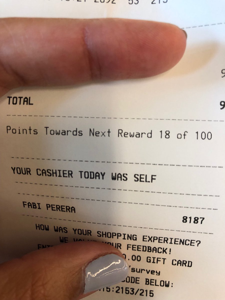 fabiana_sofia's tweet image. Safeway, I can’t remember the last time my cashier wasn’t “self” #lifeinDC