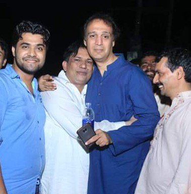 ایک سال پہلے جیت سے پہلے خیال احمد کاسترو ایم پی اے اور شیخ خرم شہزاد ایم این اے کے ساتھ الیکشن کمپین