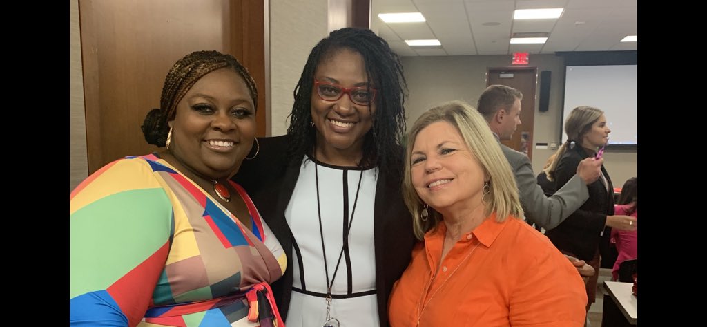 EllisDemetria's tweet photo. #FHLA101 is awesome!! Had a great time and learned so much!! https://t.co/DRGncA9aZR