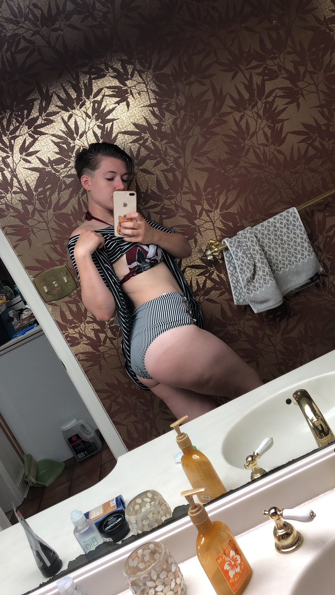 DevynnMami's tweet photo. Heading to the beach today to work our this TAN! #sunny #nudes #nsfw #cashappme #payformynudesandvideos https://t.co/Aqqd1vTgrW
