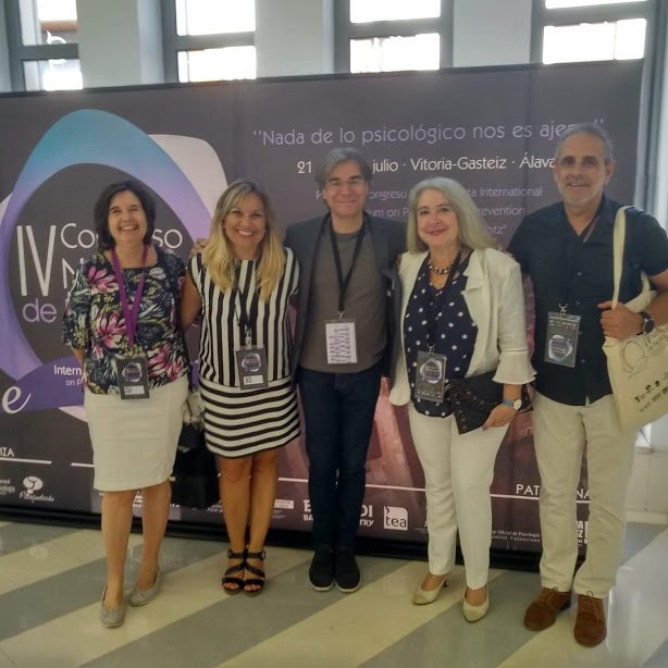 La <a href="/APsiForenses/">Asoc. de Psicología Forense</a> está presente en el IV Congreso Nacional de Psicología en Vitoria con la mesa redonda "Guías de actuación del psicólogo en el ámbito forense" coordinada por Rocío Gómez Hermoso, con <a href="/MilaDelCampo/">Mila Del Campo❤️🤎</a>, José Ramón Juárez López, Silvia Sicilia Cano y <a href="/MJCatalan/">María José Catalán</a>