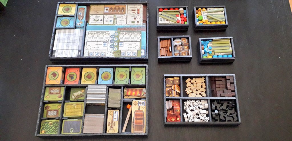 Berti_Diz's tweet photo. Terminado el inserto para #CamposDeArle edición big box editada por @MalditoGamesES Ahora solo falta estrenarlo. #InsertFoamCore #boardgame #FieldsOfArle https://t.co/ZTcEcCnc6A
