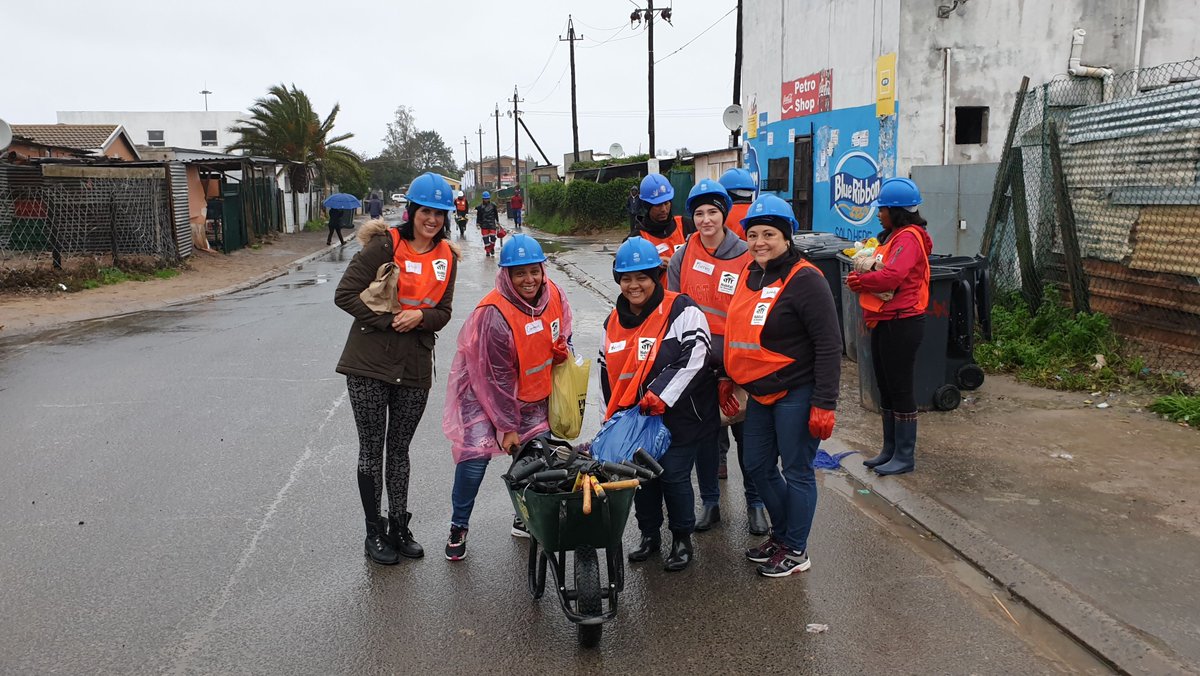 webberwentzel's tweet photo. "No single person can liberate a country. You can only liberate a country if you act as a collective." @webberwentzel volunteers in partnership w/ @HFHSouthAfrica working as a collective for a better SA in cities of Ekurhuleni & Cape Town. #WWLN #NelsonMandelaDay #MandelaDay2019 https://t.co/Bkn5KvpgZ7