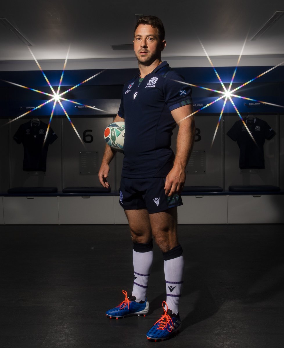 Scotlandteam's tweet photo. 📸 Scotland's Greig Laidlaw shows off this year's Rugby World Cup 2019 kit in the Scotland changing room 🏴󠁧󠁢󠁳󠁣󠁴󠁿

#AsOne #TheRoadToJapan https://t.co/Nc2GzqfOTN