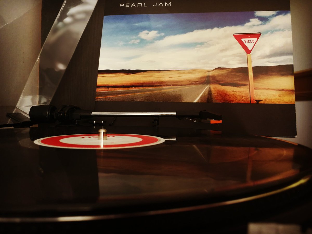 tomikudlaty17's tweet photo. Love forever #PearlJam #Yield #kudłatesłuchanie #LPaddict https://t.co/MIOFx3MStj