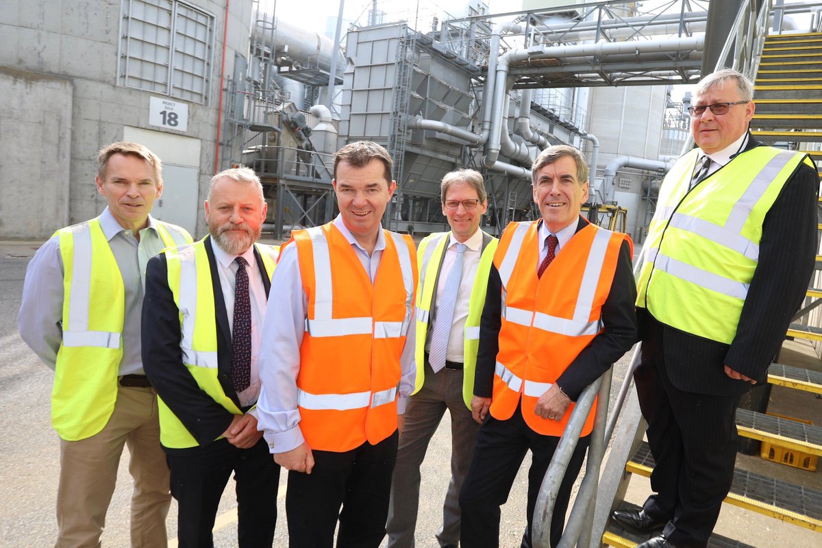 We were delighted to welcome @DefraGovUK Forestry Minister @DavidRutley and UK Tree Champion @treechampion to @EGGER_UK, along with @GuyOpperman and @annietrev, to discuss the future of forestry policy and the importance of the wood panel industry to the UK economy @wpif_org_uk.