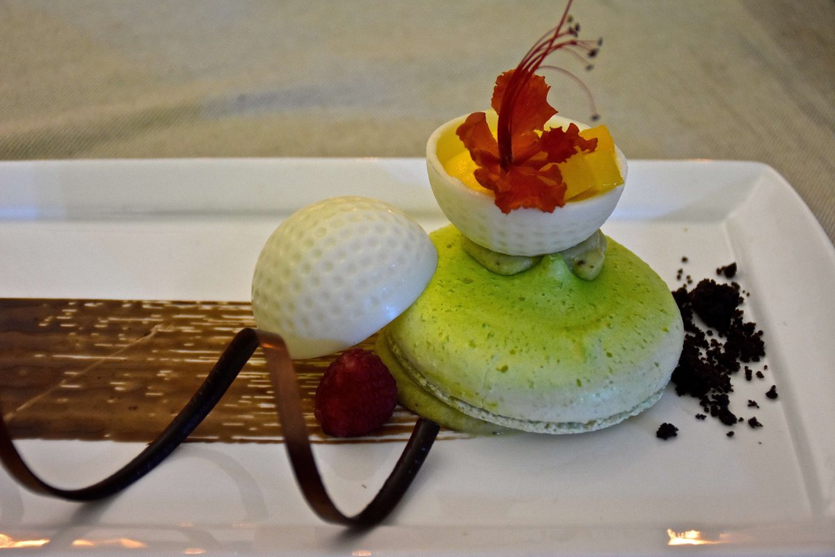 This delicious, golf-themed dessert is from the Gourmet &amp; Golf 2017! We are getting excited for the upcoming Gourmet &amp; Golf from November 14th to 17th! 😉 🥂 #VivaPuntaMita