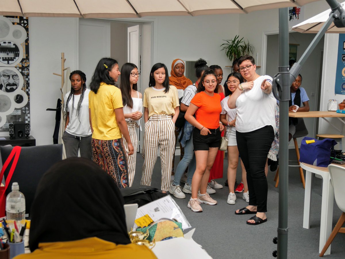 SpideoTV's tweet image. This afternoon we welcomed the @BecomtechFr girls in our Offices 🤩#jumpintech2019 #BecauseGirlsCan💪 #kindtech