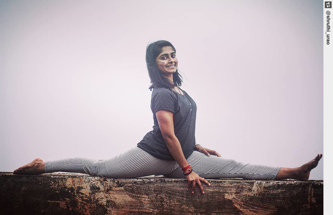 HealthReviewsCo's tweet image. HANUMANASANA 😎😍 . . . . . #splits #frontsplit #highhills #yoga #yogapose #asana
