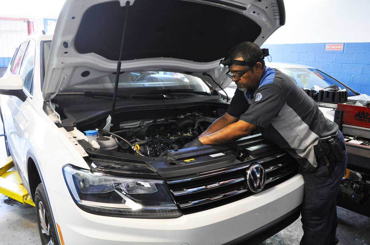 SouthVW's tweet photo. We're always here to help! Stop by our VW service center today.

🚙South Motors Volkswagen 
☎️ (305) 930-7089
📍17930 S Dixie Hwy, Palmetto Bay, Fl 33157
.
.
#Volkswagen #VWusa #volkswagenlife #vwfamily #vwfan #germancar #SouthMotorsVW #MiamiVW #SouthMotors #SummerWithSouthMotors https://t.co/dSEX9sZY63
