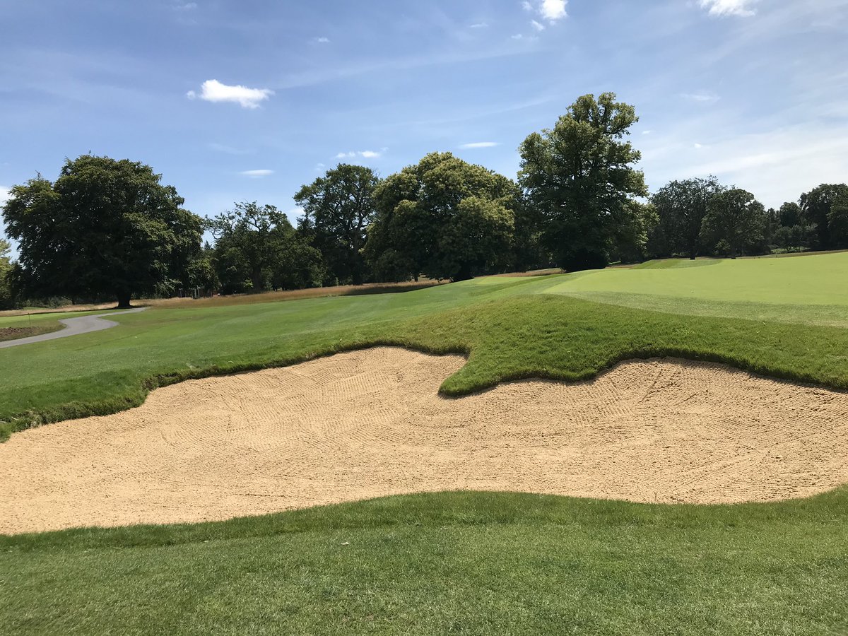 Fineturf's tweet photo. Sanding Bunkers @RoyalNorwichGC https://t.co/45rt57mRsb