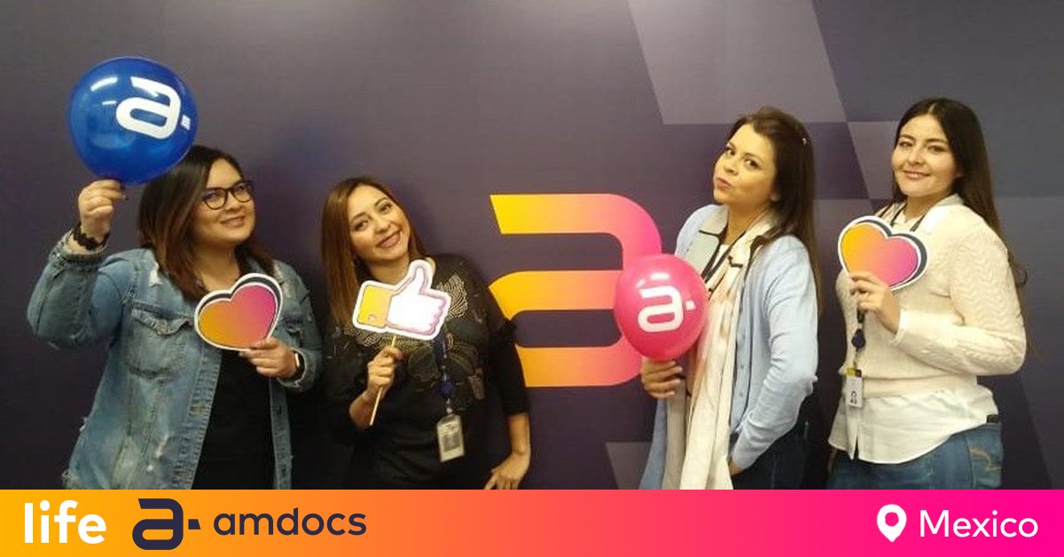 AmdocsAmerica's tweet image. What&apos;s even better than hanging with your #bestfriend? Hanging with her every day! Keep your friends close and continue sharing experiences together. Check out our current job openings in Mexico » bit.ly/2JQD6tf

#iamdocs - are you?
#iamdocsMX #career #women #mindthegap