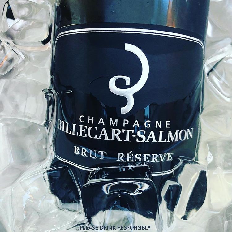 [ Summer 🔥 ]
Refreshing sparkling break required.❄️🍾
#champagne #brutreserve #summer2019
📷 @emilianoercolani