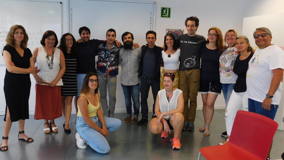 lanzaderavigo's tweet photo. #LanzaderasdeVigo disfrutó de un divertido taller“La Comunicación efectiva". Con Carlos Tresandí, J.Pablo Sangiao y Alfonso Rivera, hicimos dinámicas, improvisación y mucho humor.@carlostresandi .@comoquenonradio .@FundacionSMLRPH .@fundacionTef .@Lanzaderas_EES https://t.co/dAItBcmNBY
