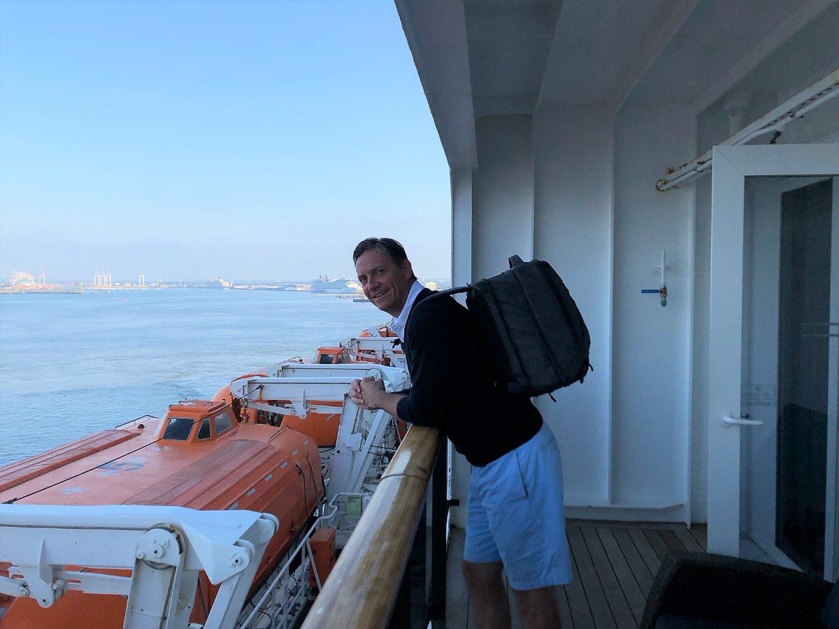 ChadMellen's tweet photo. @jonduffy and @KnackBags looking great on a recent trip across the pond to Southampton on the @RMSQueenMary2.  Hard to believe he fit a tuxedo in the travel compartment! https://t.co/ERJNbVsamI