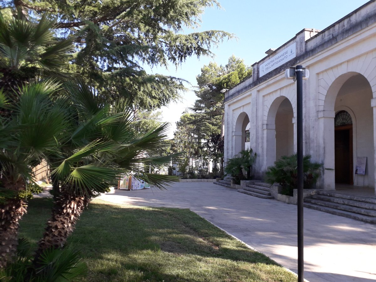 EconomiaCivileT's tweet photo. #Calabrò parla di impresa riformista e #svilupposostenibile #produttivitá #economiagiusta #competizione felicitàeimpresa ,
#SummerSchool di #Fasano 2019
#cdcLazzati #AmecTaranto @ASviSItalia https://t.co/YLFPJTti3B
