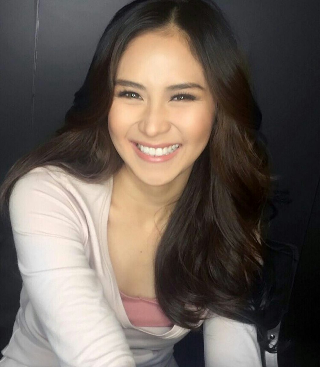 Happy birthday to miss Sarah Geronimo,your my super idol. 