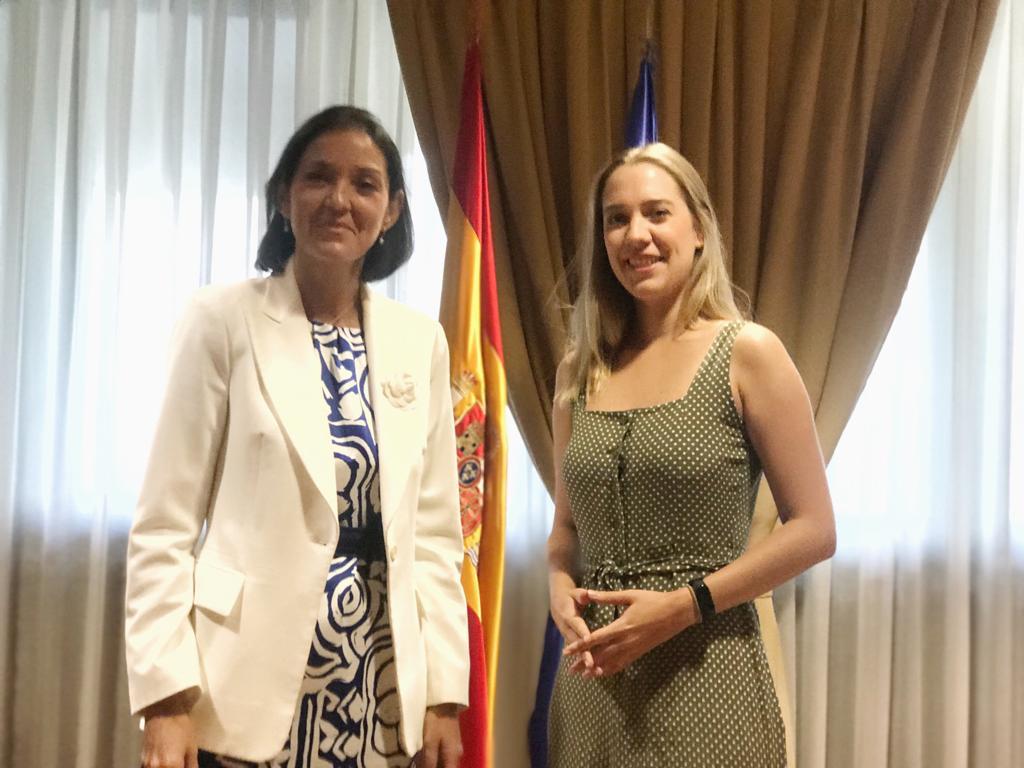 Hoy la presidenta de DEV <a href="/Noval33t/">Valeria Castro</a> se ha reunido con la ministra de Industria <a href="/MarotoReyes/">Reyes Maroto</a> para trasladarle nuestras propuestas para incentivar a la industria de producción de videojuegos. Agradecemos su disponibilidad y quedamos a su disposición para seguir trabajando juntos