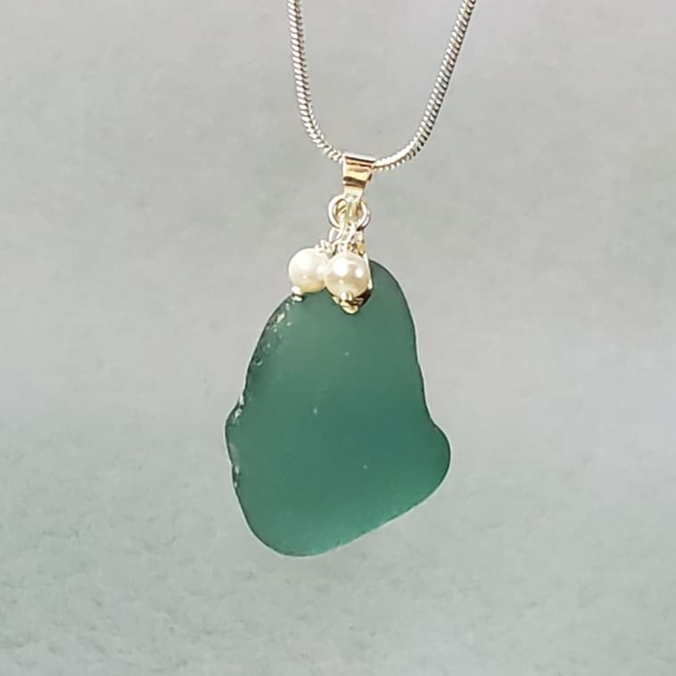 saltedbayonet's tweet photo. This spectacular #surftumbled genuine teal #seaglass, pearl and sterling silver necklace looks great on any lass! https://t.co/XtKbzBNpie
#genuineseaglass #tealseaglass #seaglassjewelry #tealblueseaglass #handmadejewelry #rareseaglass https://t.co/zGSAIJVvtZ