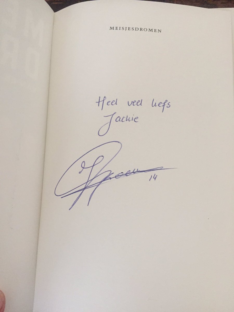 In Poppel, niet diep in België, nam international <a href="/Jackie_10_/">Jackie Groenen</a> het eerste exemplaar van mijn boek ‘Meisjesdromen’ in ontvangst. Ik verloot drie door haar gesigneerde exemplaren onder retweets, likes en commentaren. Zaterdag uitslag. Lekker hoor, boekje lezen met de hitte.