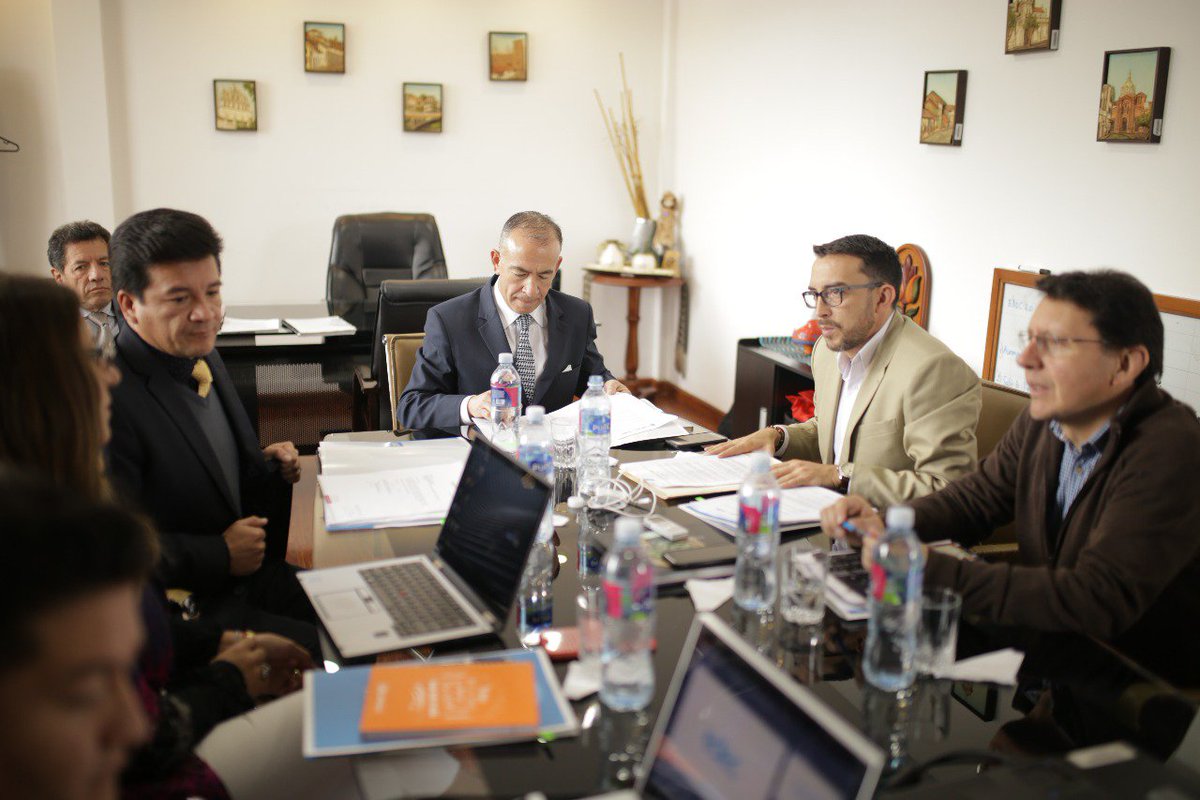 RoqueOrdone's tweet image. Esta mañana nos reunimos el Directorio de la @EDEC_EP donde 
se trató sobre la situación económica  y las diferentes unidades de negocio que tienen a su cargo y como repotenciar los mismos.